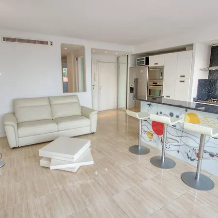 Appartement Le Clair Golfe-juan - T2 Terrasse Vue Parking Prive Wifi - Limestay